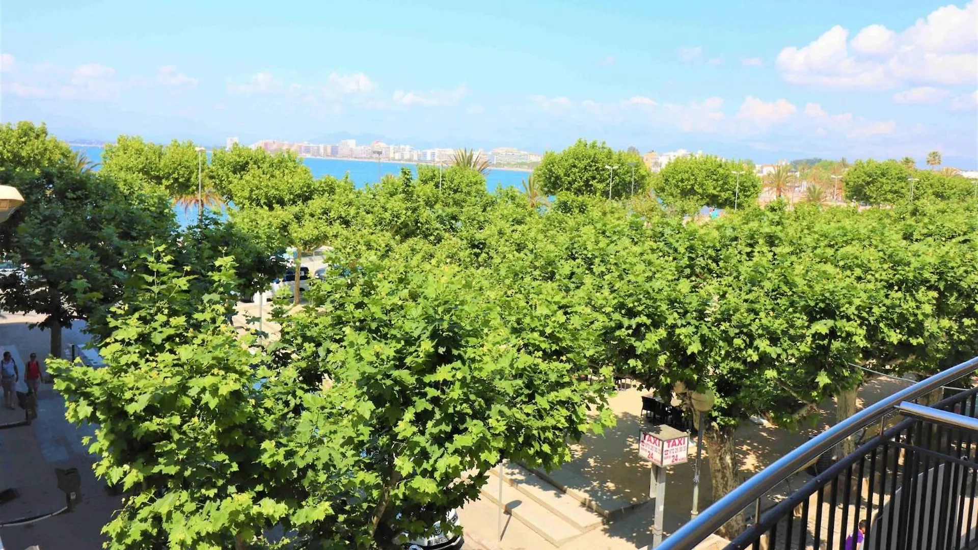 Lush Apartment In روساس